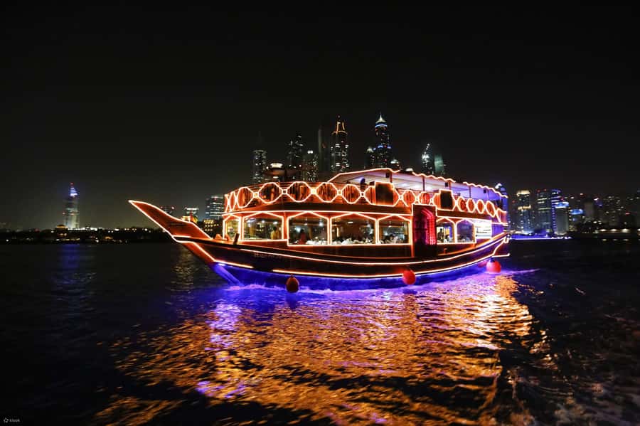Doha: Arabic Dhow Cruise with Dinner, Tea & Coffee - What happens from pickup to the Corniche