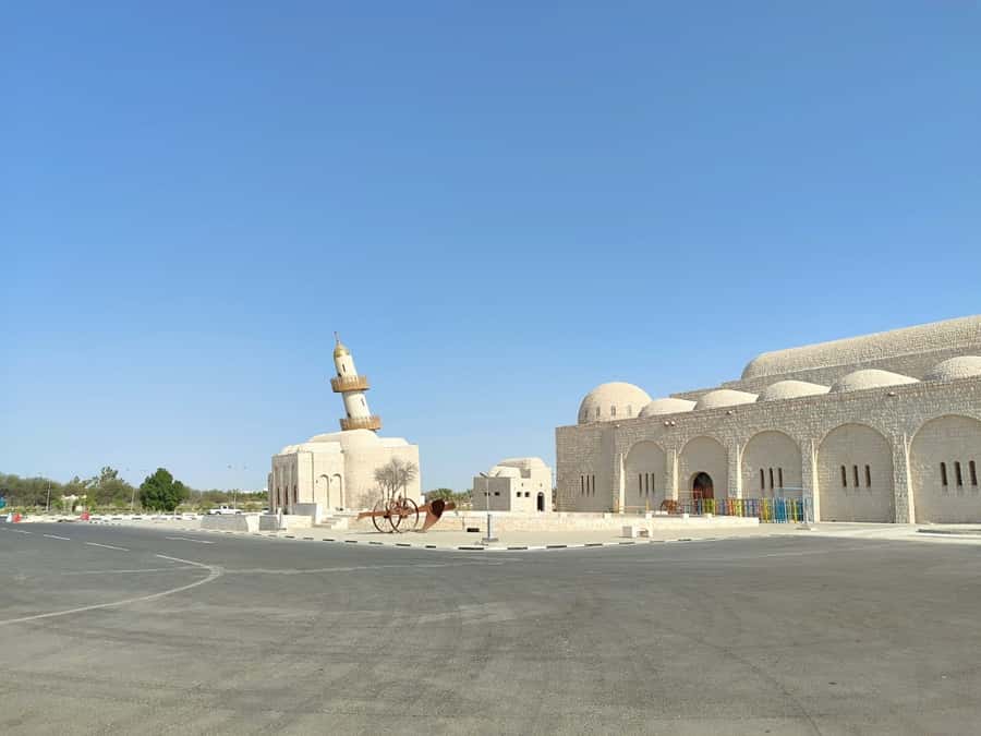 Doha Camel Racing Track: Oryx Farm & Sheikh Faisal Museum. - Why this Doha half-day tour works