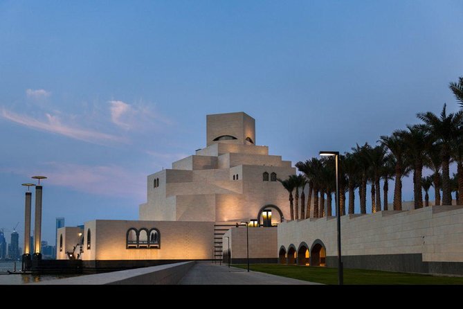 Doha City Tour: Souq Waqif, Katara, The Pearl, and Corniche - Guides, vehicles, and the feel of the tour