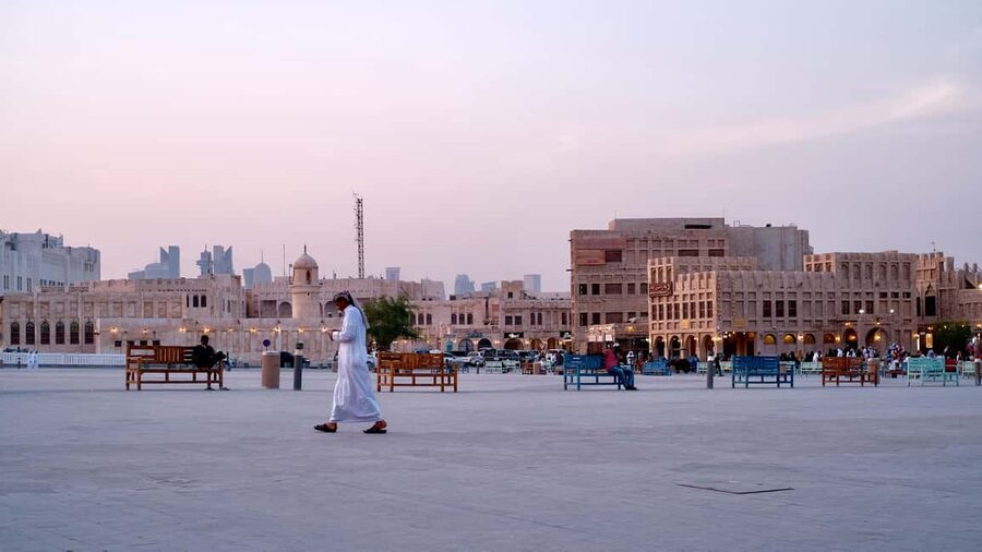 Doha: City Tour to Souq Waqif, Katara, Pearl Qatar, Museum. - What the guide adds to the experience