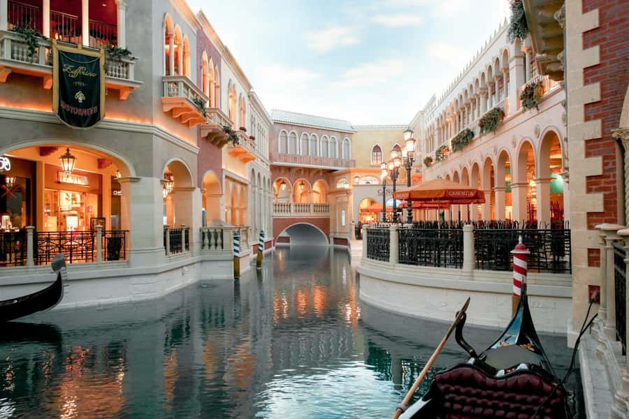 Doha City Tour, Villaggio Mall and Free Gondola Ride - A fast way to see Doha from old market to new city