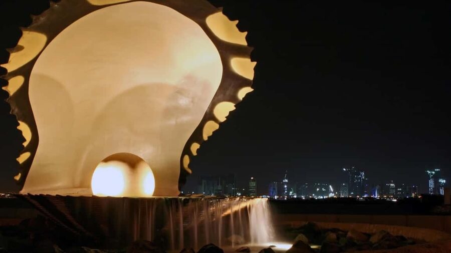Doha: City Tour with Airport or Hotel Pick-up/Drop-off - The Pearl-Qatar: Doha’s polished modern side