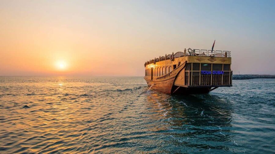 Doha: Evening Dhow Cruise with Box Park, Corniche & Pearl - The first views: Doha’s Corniche from the water