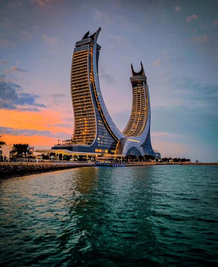 Doha: Guided City Tour With All Attractions, Pickup/Drop-Off - What the guide adds to the route
