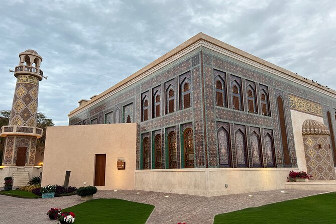 Doha Highlights Guided Tour With Dhow Cruise - The Pearl: a short look at luxury