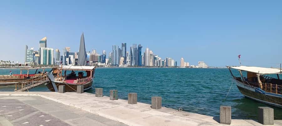 Doha Highlights tour with German speaking Tour Guide - Reading Doha’s future in West Bay