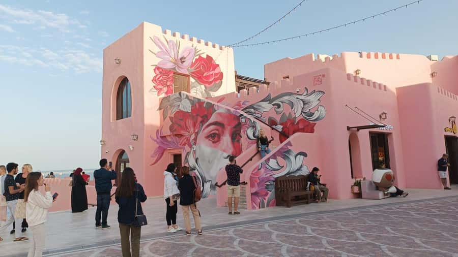 Doha Highlights tour with German speaking Tour Guide - Starting at the Mena District and old port