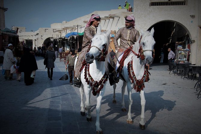 Doha: Iconic Sights, Culture & Museum of Islamic Art Tour - What the guide adds, and where the tour can fall short