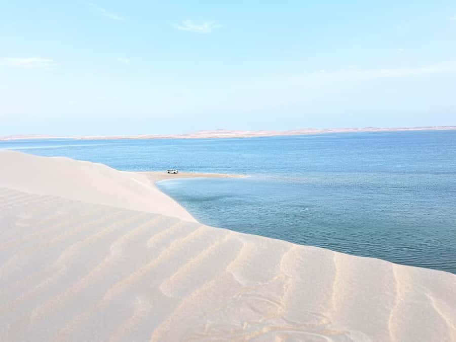 Doha : Inland Sea Desert Safari ,Camel Ride & Sandboarding - Holding on during the 4x4 dune ride