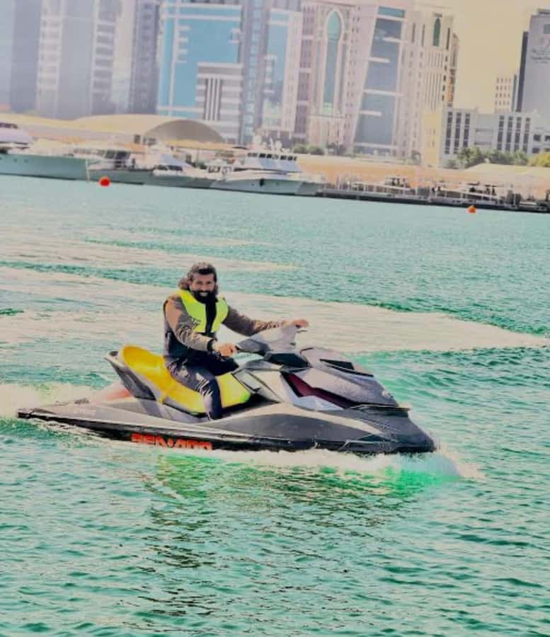 Doha: Jet Ski Adventure with Skyline and Pearl Qatar View - What the guide adds to the experience