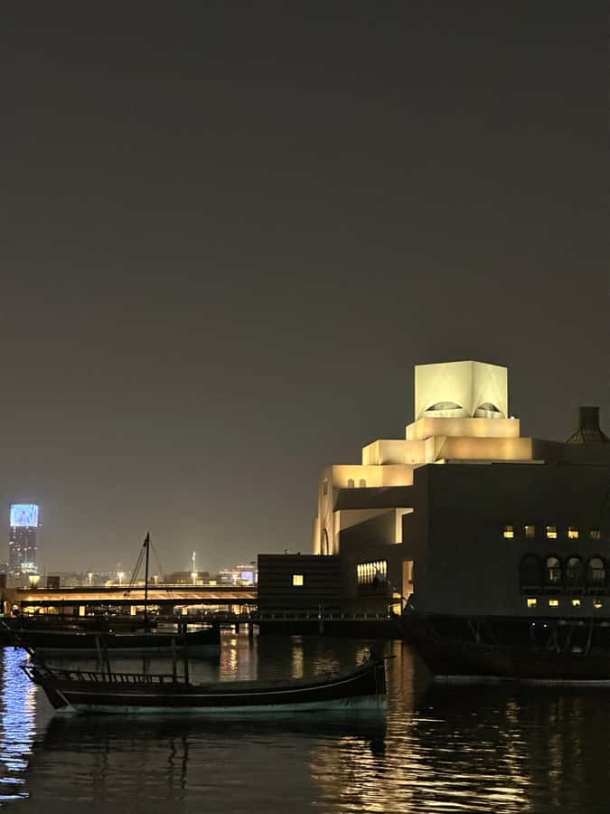 Doha: Main Attractions City Tour with Pickup and Drop-Off - What the guide and vehicle add