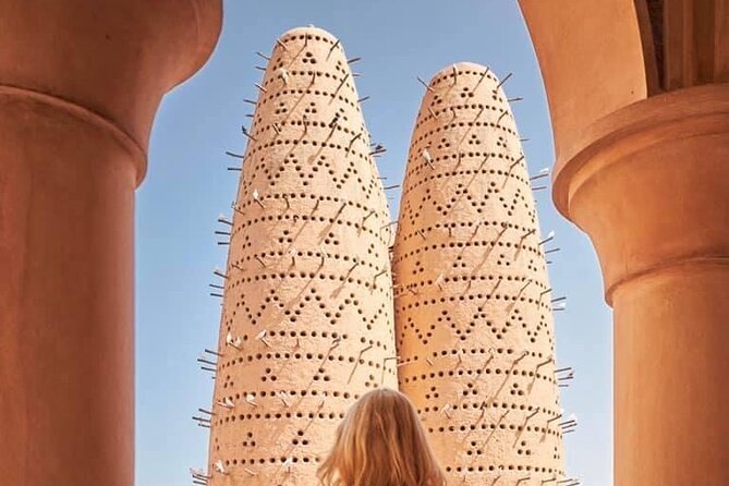 Doha Night City Tour | Souq Waqif | National Museum | The Pearl | Katara Village - The Pearl Island: modern Doha in 35 minutes