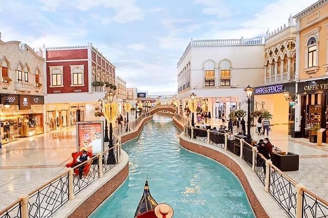Doha Night City Tour | Souq Waqif | National Museum | The Pearl | Katara Village - Guides, group size, and the pace of the route