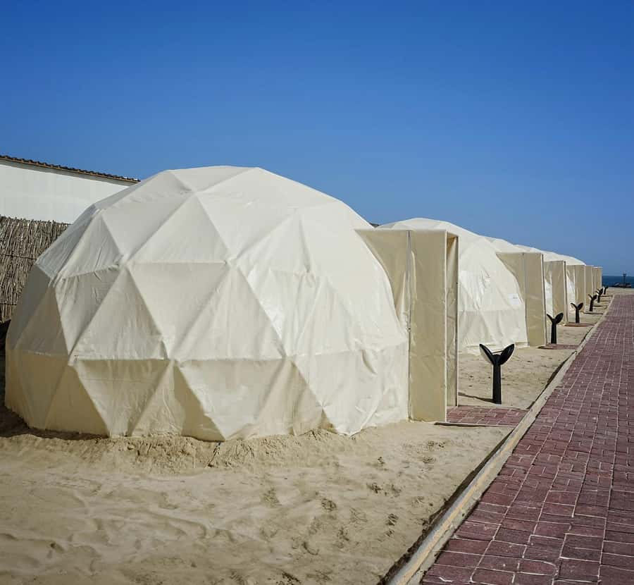 Doha: Overnight Desert Camping With BBQ Dinner & Breakfast - Sunrise and breakfast start the second day