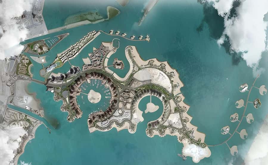 Doha: Pearl & Gewan Islands Food & Boat Tour with 7 Tastings - Viva Bahriya and a view of the Arabian Gulf