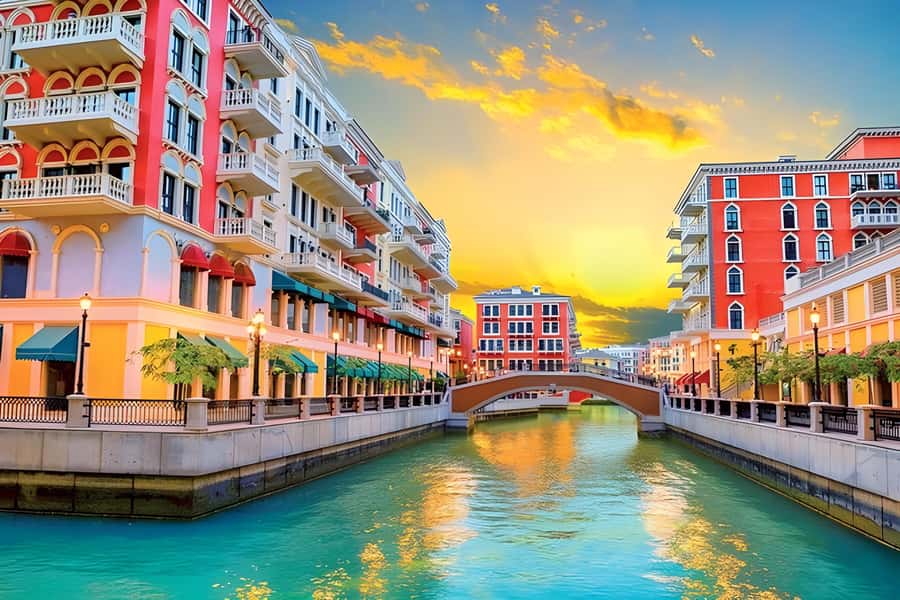 Doha: Pearl & Gewan Islands Food & Boat Tour with 7 Tastings - Starting at Qanat Quartier with shawarma