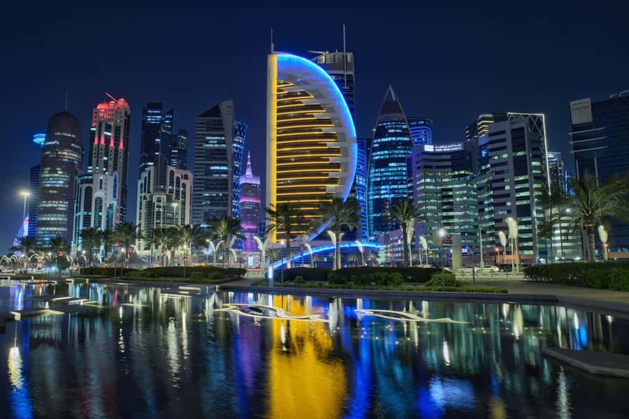Doha Qatar: Layover City Tour (4-hours Doha Transit Tour) - Starting at the Corniche
