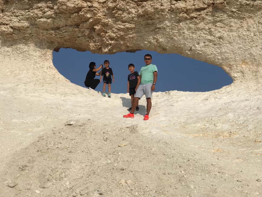 Doha; Richard Serra Installation, Mushroom rock and Zekreet - The guides and the value of private transport