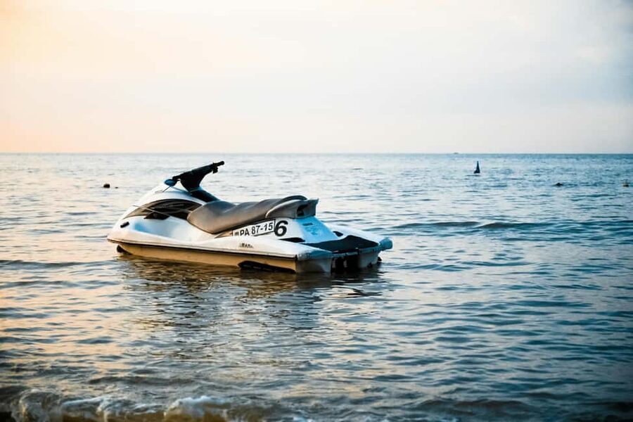 Doha: Self Ride Jet Ski Experience with pickup and drop off - A fast way to see Doha from the Persian Gulf