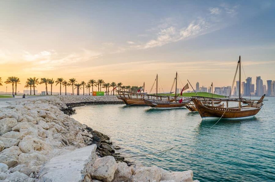 Doha: Souq Waqif, Dhow Harbour, and Street Food Walking Tour - Starting with Islamic art and objects
