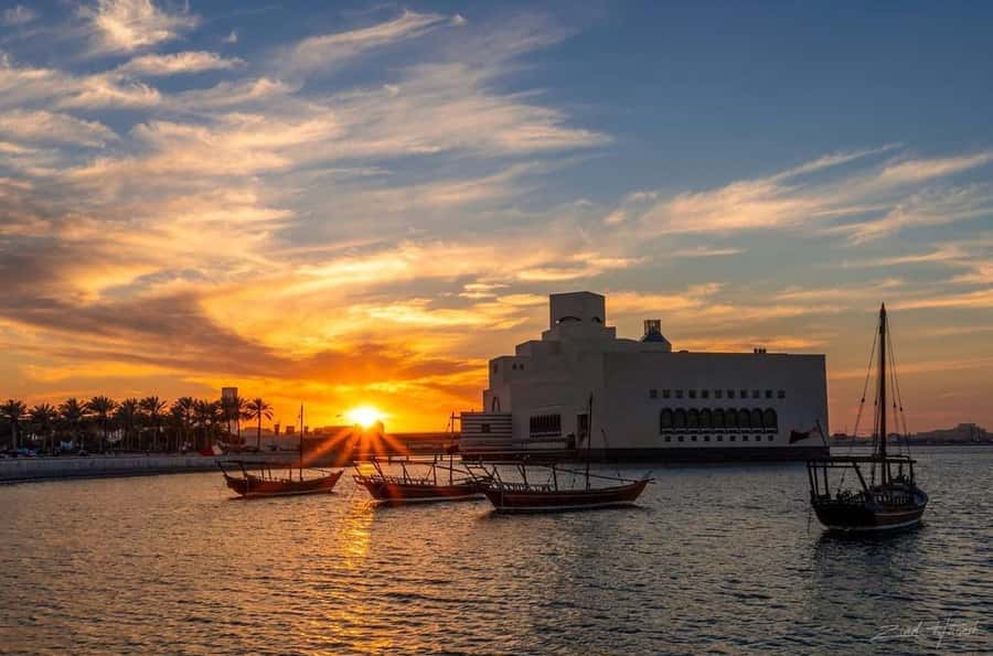 Doha: Traditional Wooden Dhow Cruise with Dinner /Arabic Tea - How much value do you get for $7?