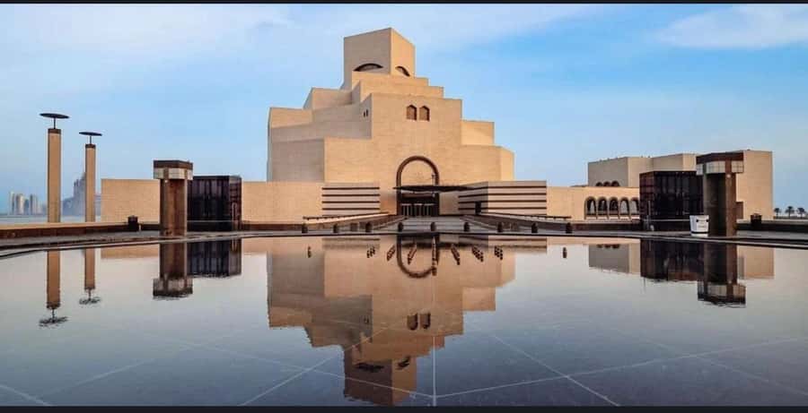 Doha: Visit Souq Waqif, Katara, Pearl, Museum, Cornishe - Four hours to get your bearings in Doha