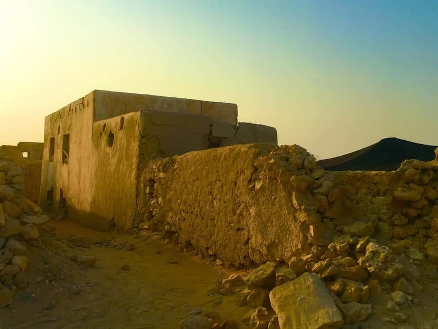 Explore North Qatar with history and archaeological sites. - Al Jumail, an abandoned village by the sea