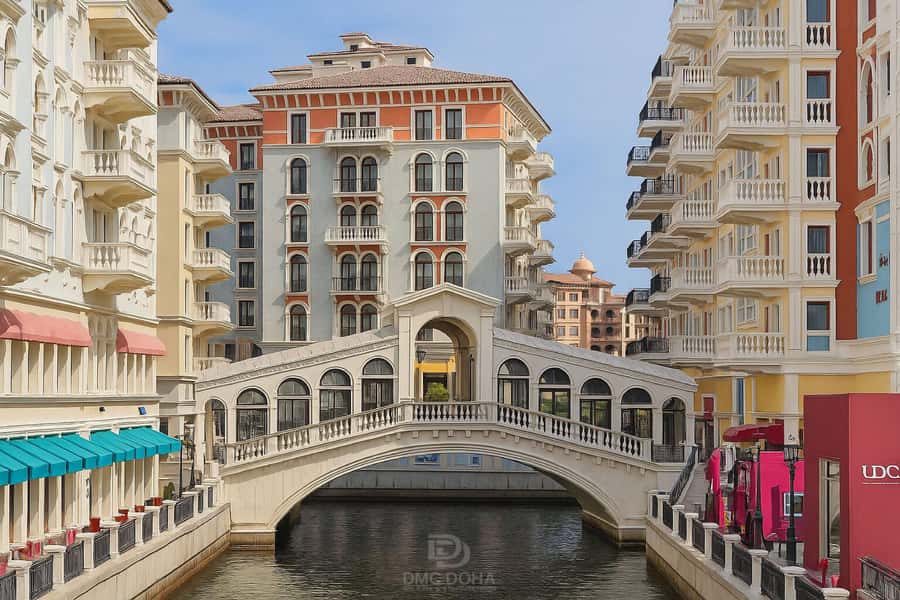 From Doha Cruise Terminal: 4 Hours Doha City Highlights Tour - What the guide adds