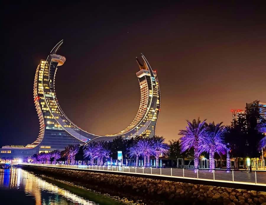 Highlights Of Doha City Tour With Pickup & Drop-Off - What the guides add to a fast schedule
