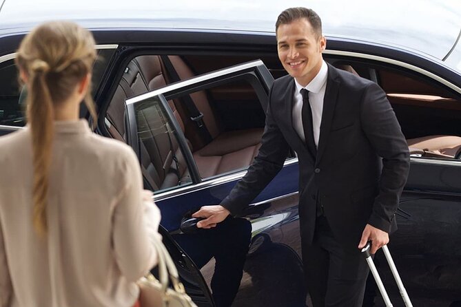 Private Doha Airport Transfer to Doha, Qatar - The one-hour ride to your hotel