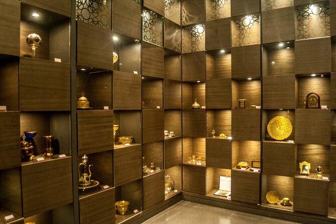 Qatar Museum Tour - Six hours, meals, and private transport