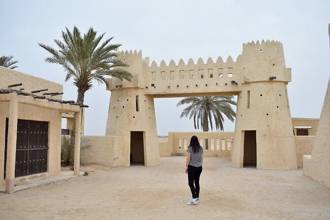 Qatar West Coast tour to Richard Serra Sculpture and Mushroom Rock Formation - Timing, pickup, and airport usefulness