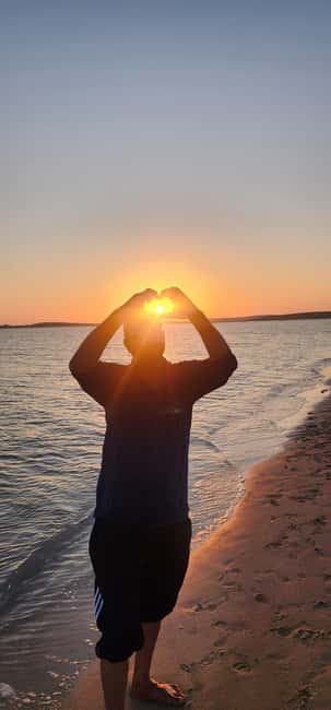 Sunrise or Sunset desert Safari with Sandboarding in Qatar - What the guide service can add
