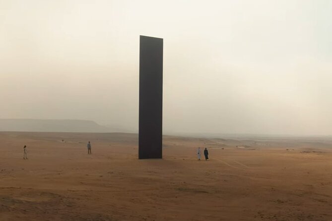 West Of Qatar, Mushroom Rocks, Camel Racing Track, Richard Serra - Key points to know before booking